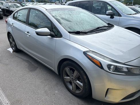 Used 2018 Kia Forte LX w/ LX Popular Package image 2