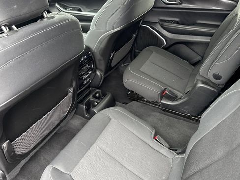 Used 2021 Jeep Grand Cherokee L Laredo w/ Luxury Tech Group I image 12