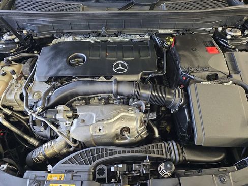 Certified 2022 Mercedes-Benz GLB 250 4MATIC w/ Premium Package Lite image 31