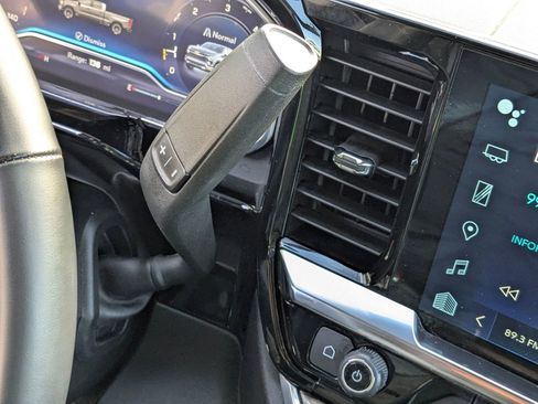 Used 2025 Chevrolet Silverado 1500 LT image 24