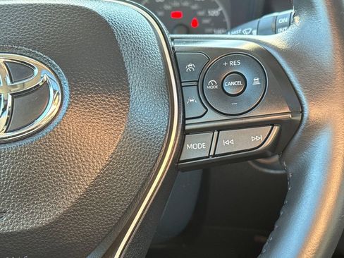 Used 2024 Toyota Corolla Cross LE image 21