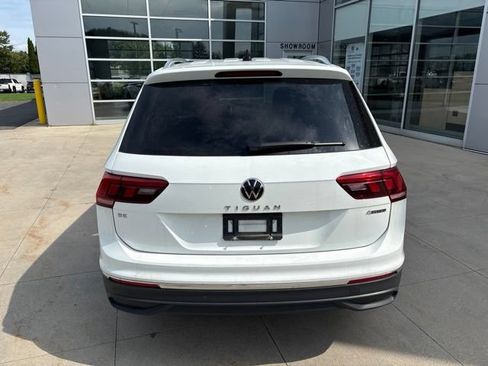 Used 2024 Volkswagen Tiguan SE AWD/4WD image 6
