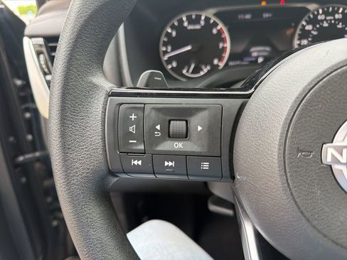 Used 2023 Nissan Rogue SV image 19