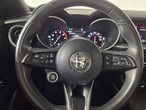 Used 2023 Alfa Romeo Stelvio Ti AWD/4WD image 16