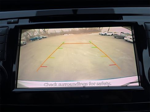 Used 2018 Nissan Rogue SV image 20