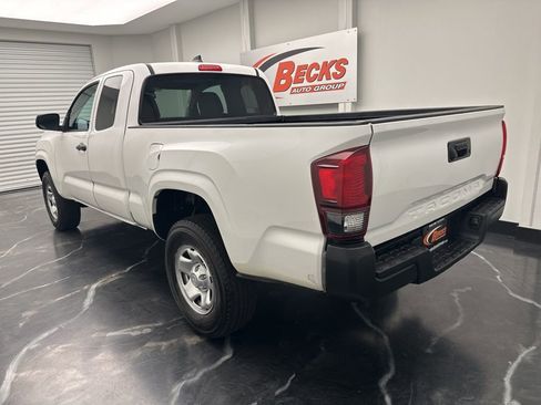 Used 2020 Toyota Tacoma SR image 4