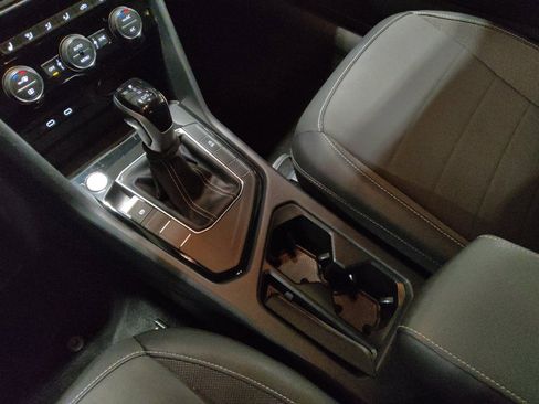 Used 2024 Volkswagen Taos SE image 26