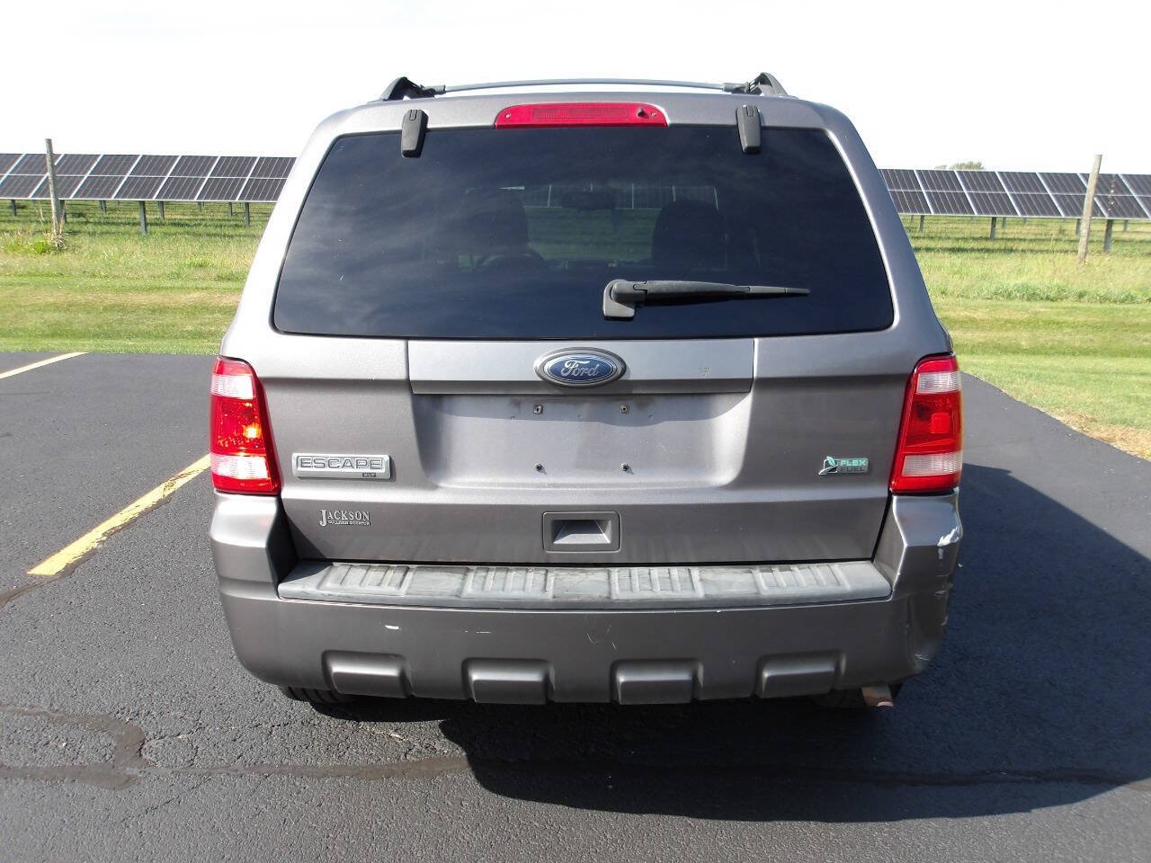 Used 2010 Ford Escape XLT AWD/4WD image 4