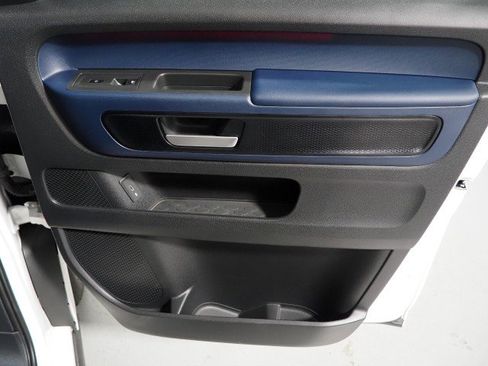 Used 2025 Volkswagen ID. Buzz Pro S image 60