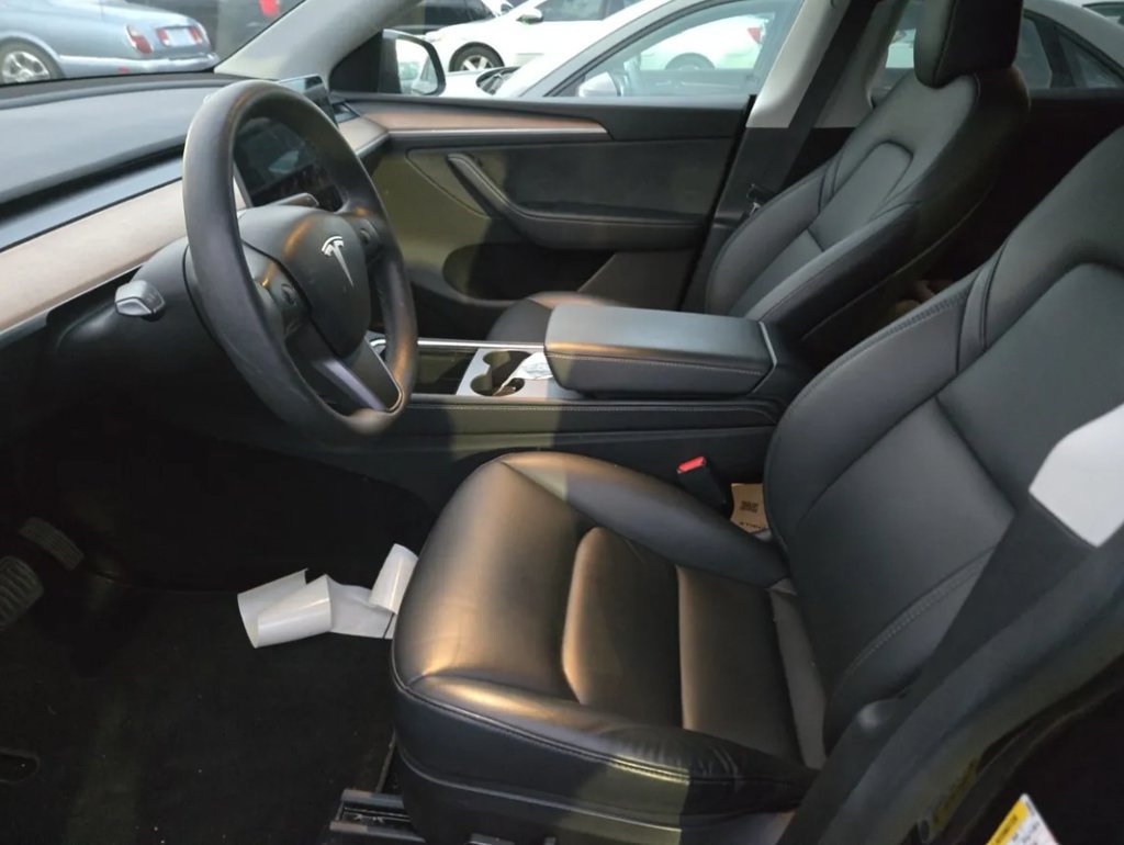 Used 2024 Tesla Model Y Long Range RWD image 5