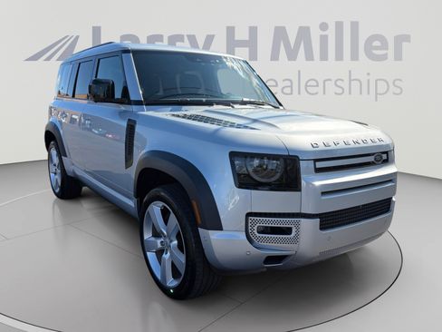 Used 2022 Land Rover Defender 110 XS Edition AWD/4WD image 7