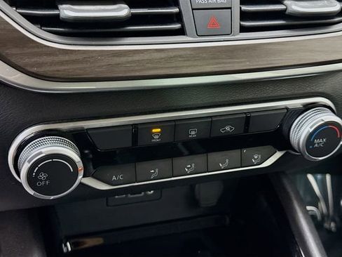 Used 2024 Nissan Altima 2.5 SV image 15