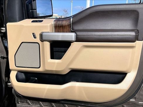 Used 2019 Ford F150 Lariat image 24