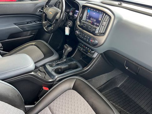 Used 2020 Chevrolet Colorado Z71 image 12