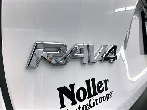 Used 2025 Toyota RAV4 LE image 8