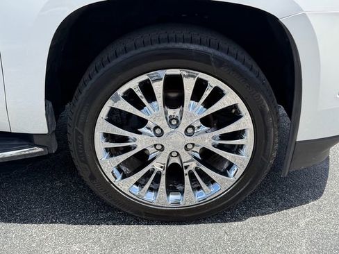 Used 2019 Cadillac Escalade Luxury RWD image 9