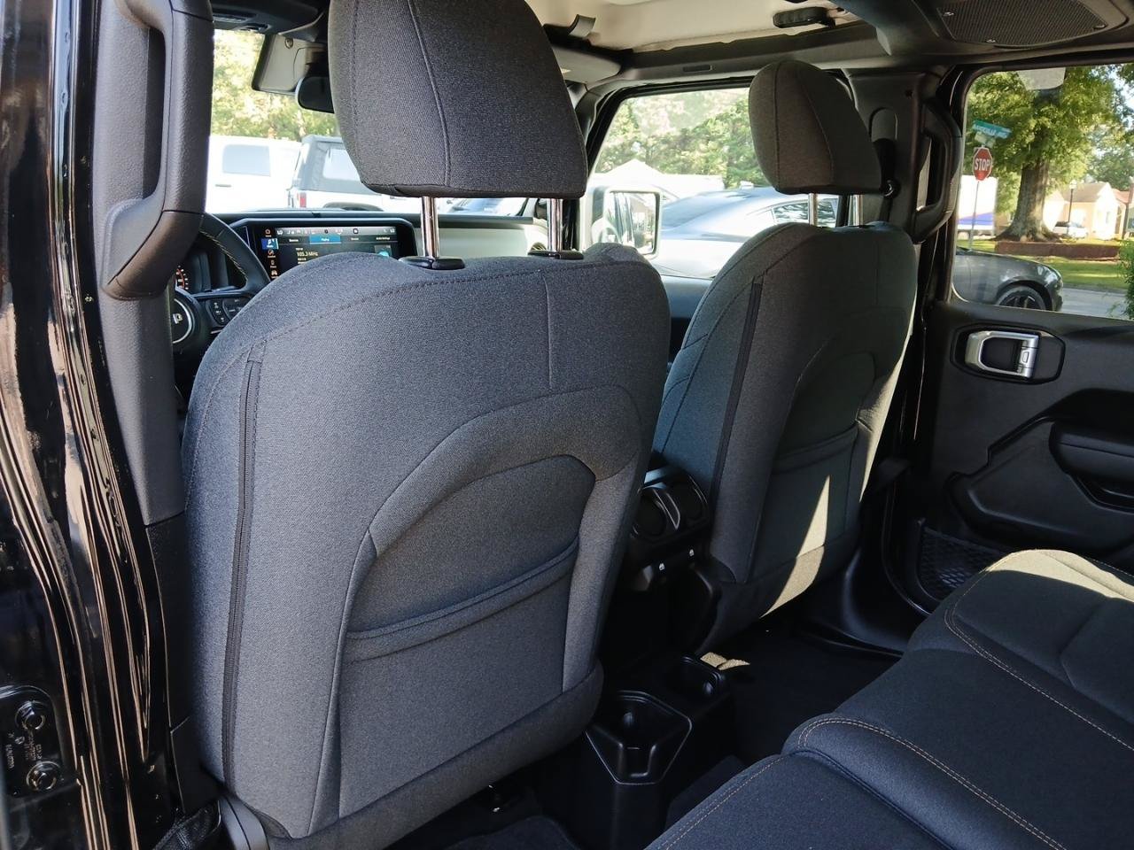 Used 2024 Jeep Wrangler Unlimited Sport AWD/4WD image 11