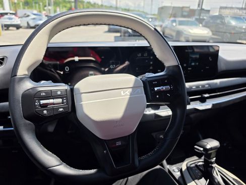 Certified 2025 Kia K4 GT-Line w/ GT-Line Sunroof Package FWD image 17