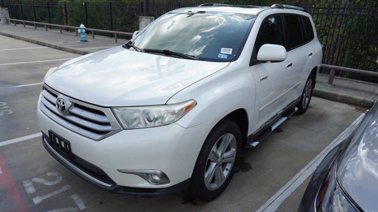 Used 2011 Toyota Highlander Limited w/ Tow Pkg FWD image 9