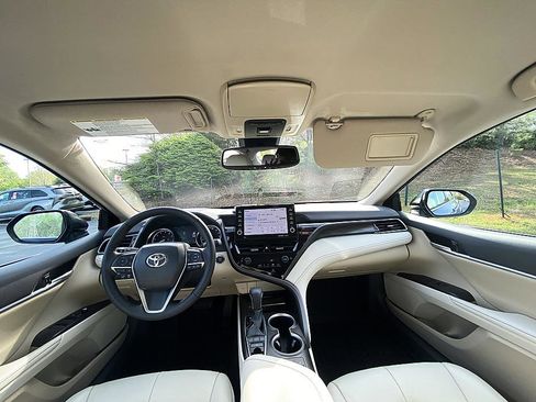 Used 2024 Toyota Camry XLE image 19