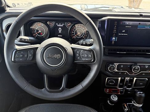 Used 2025 Jeep Wrangler Unlimited Sport AWD/4WD image 15
