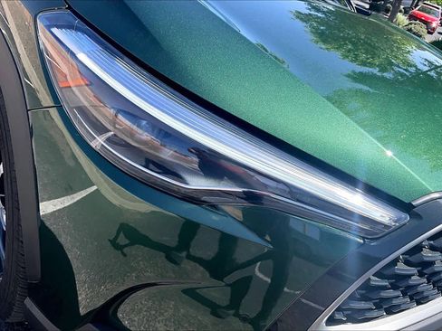 Used 2022 Toyota Corolla Cross XLE w/ Convenience Package image 27