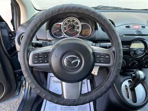 Used 2014 MAZDA MAZDA2 Touring FWD image 11