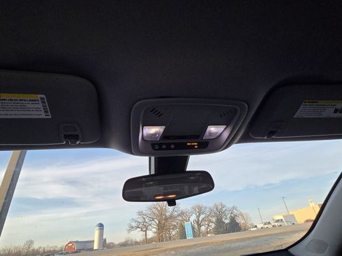 Used 2017 Chevrolet Malibu LT image 14