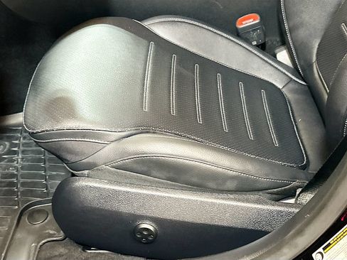 Used 2023 Mercedes-Benz C 300 Sedan image 17