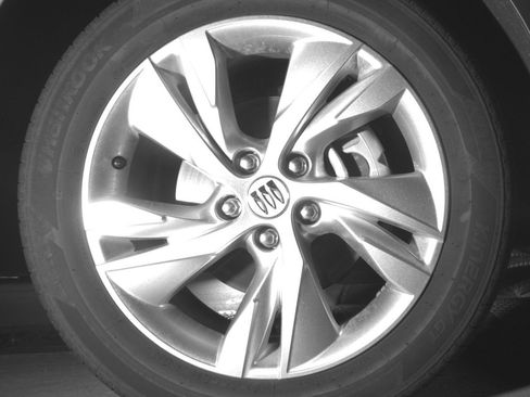 Used 2025 Buick Encore GX Preferred AWD/4WD image 13