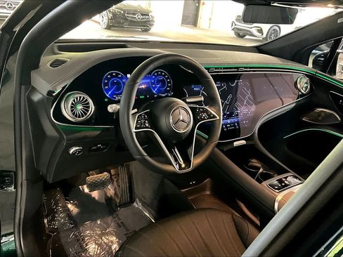 Used 2023 Mercedes-Benz EQS 580 4MATIC SUV image 17