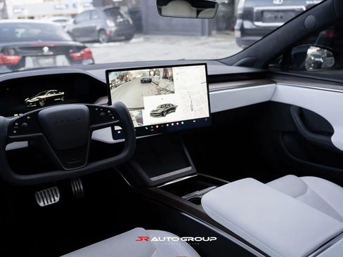 Used 2022 Tesla Model S image 19