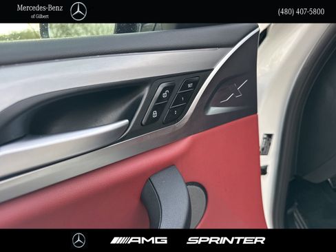 Used 2025 BMW X4 xDrive30i w/ Premium Package image 13