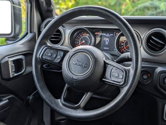 Used 2018 Jeep Wrangler Unlimited Sport AWD/4WD image 13