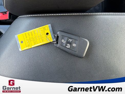 Used 2025 Volkswagen Jetta SE image 29