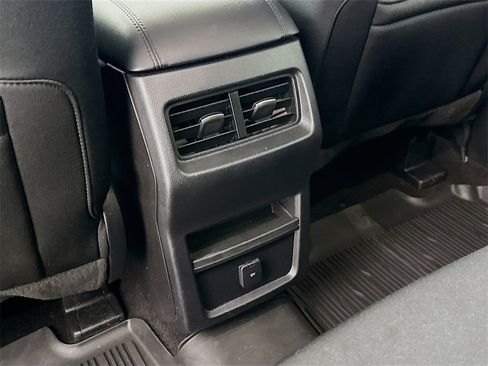 Used 2019 Ford Edge SEL image 23