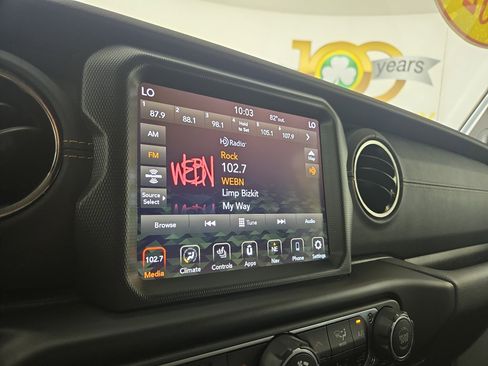 Used 2022 Jeep Wrangler Unlimited Sahara image 19