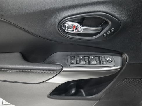 Used 2021 Jeep Cherokee Limited AWD/4WD image 13