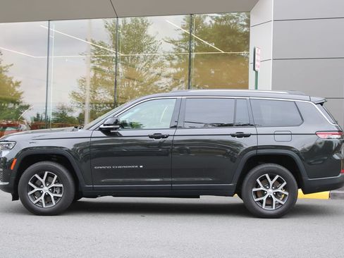 Used 2023 Jeep Grand Cherokee L Limited w/ Luxury Tech Group II AWD/4WD image 6
