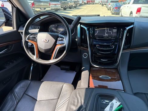 Used 2016 Cadillac Escalade ESV Premium AWD/4WD image 15