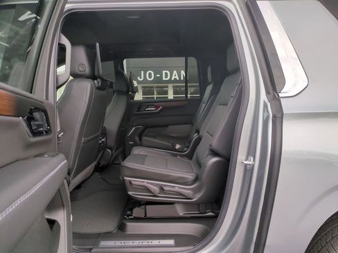 New 2026 GMC Yukon XL Denali w/ Denali Reserve Package image 15