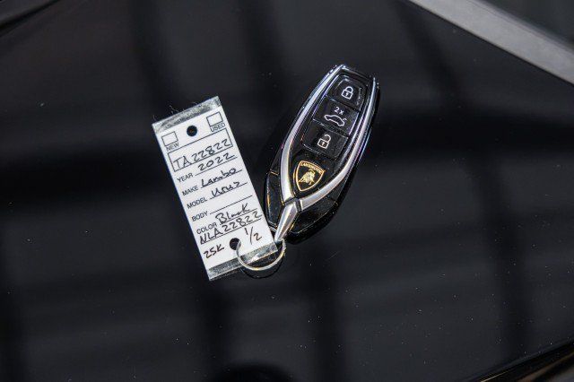 Used 2022 Lamborghini Urus AWD/4WD image 53