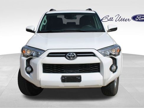 Used 2020 Toyota 4Runner SR5 image 2