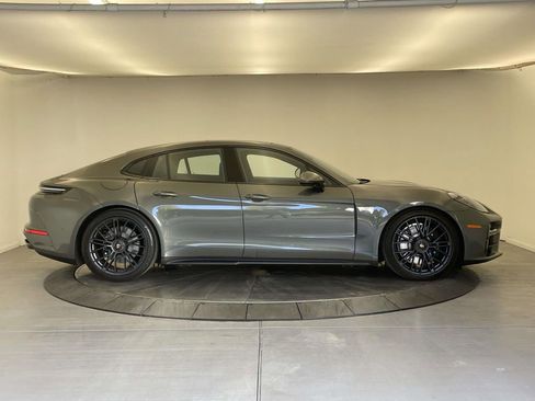 Used 2025 Porsche Panamera GTS image 8