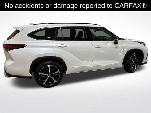 Used 2022 Toyota Highlander XSE AWD/4WD image 3