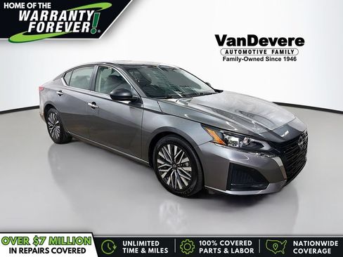 Used 2024 Nissan Altima 2.5 SV FWD image 1