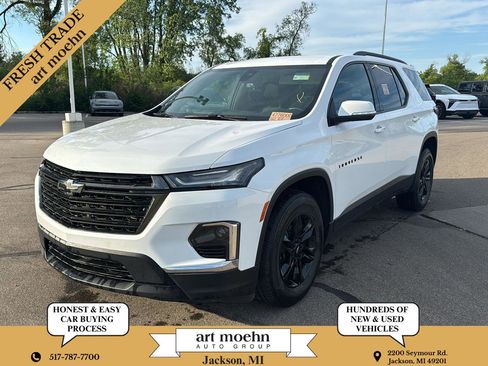 Used 2023 Chevrolet Traverse LT FWD image 1