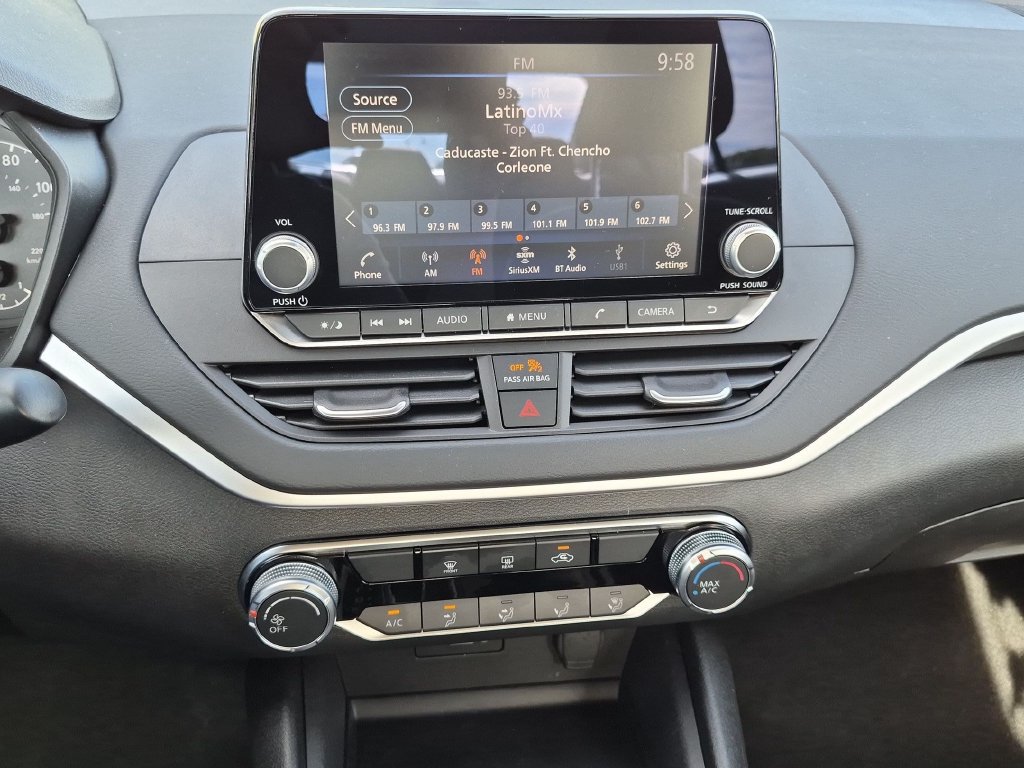 Used 2025 Nissan Altima 2.5 S FWD image 16