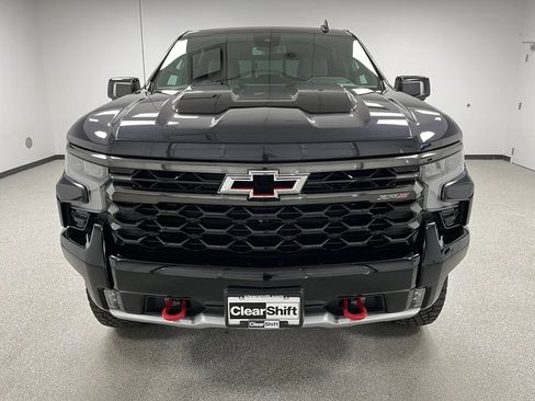 Used 2023 Chevrolet Silverado 1500 ZR2 AWD/4WD image 3