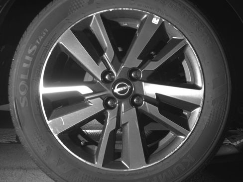 Used 2025 Nissan Versa SV FWD image 15